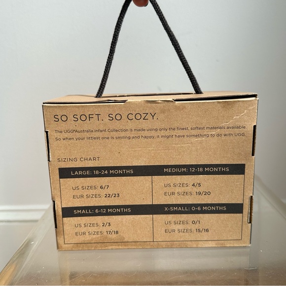 UGG Brand New In Box Newborn Baby Shearling Baby Booties - Picture 4 of 6